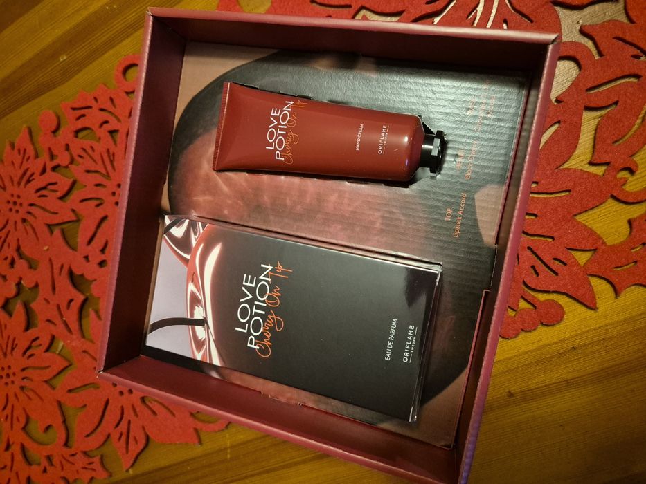 Woda perfumowana Love potion cherry on Top krem do rąk