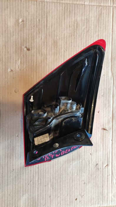 Lampa prawa tył Nissan Qashqai +2 j10 lift