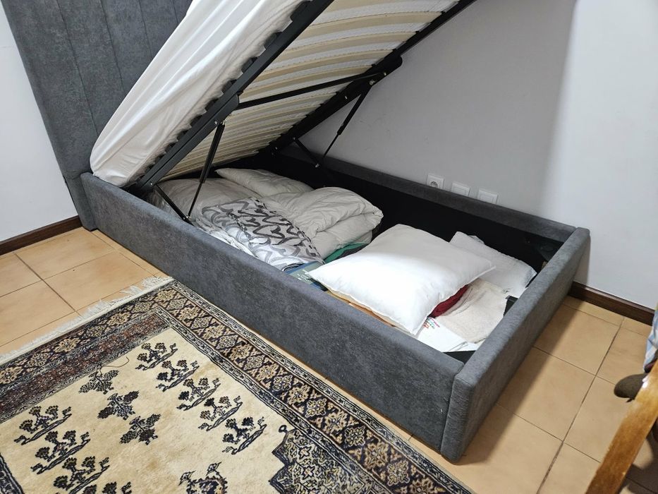 Cama com Arrumação (tipo baú) – Excelente estado