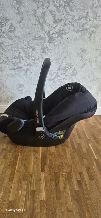 Дитяче автокрісло 0-12 місяців
