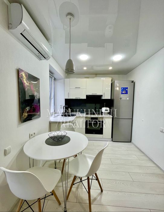 Продам! 1 к квартира вул. Січевих Стрільців (Артема) Поля Центр