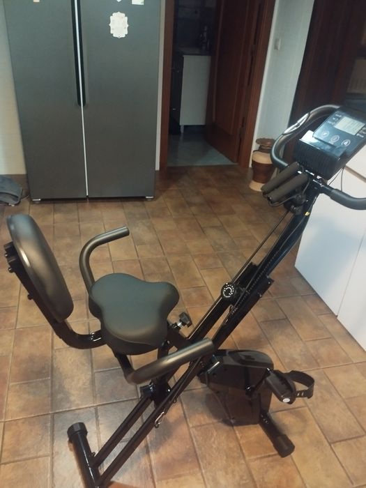 Bicicleta estática magnética dobrável Nova