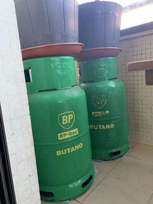 Duas butijas de gas