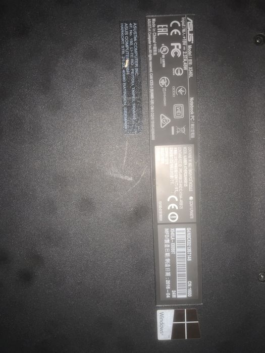 Portatil asus a funcionar bem , nao tem carregador