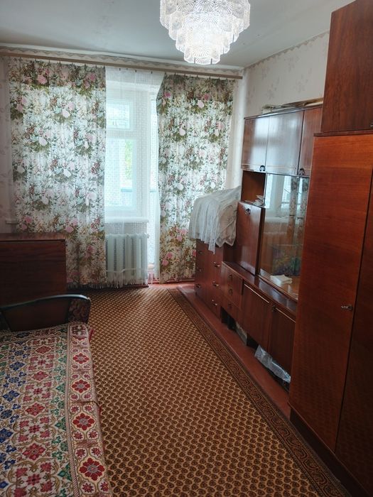 Гарненька двостороння 1на кв-ра в районі Електрону !!!
