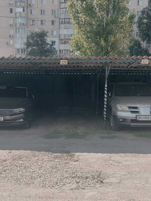 Місце на охороняемій стоянці,вул. Семена Палія 113, Тополек-3