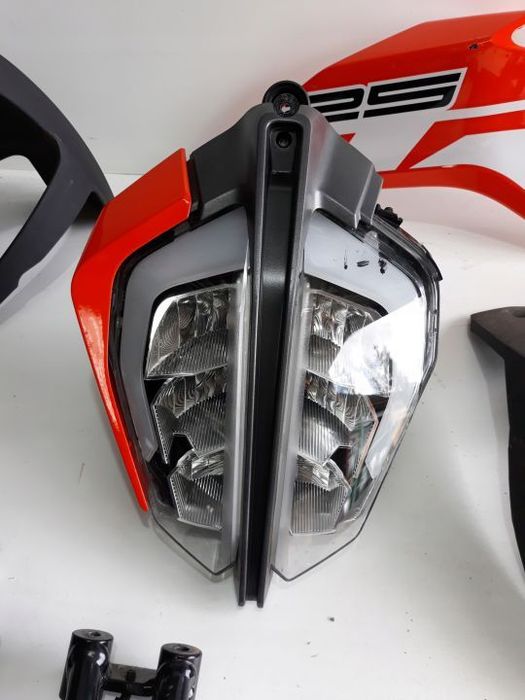 ktm 125 duke lampa błotnik owiewka części kierunki