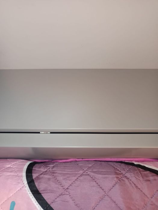 Cama com estrado