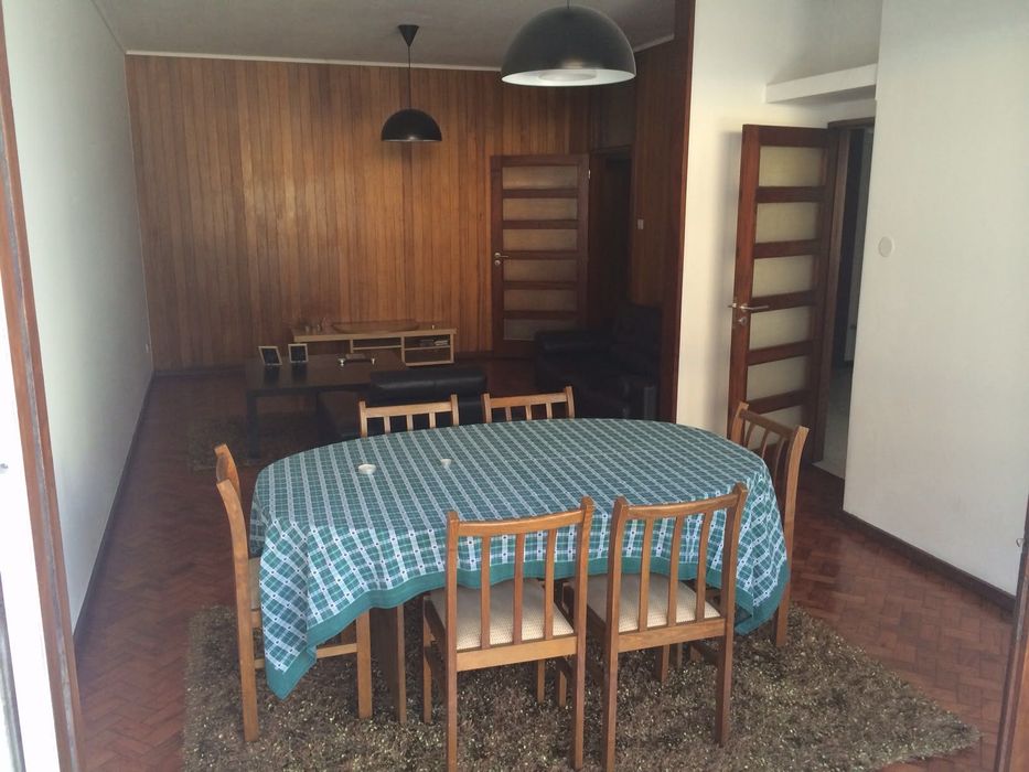 Quarto estudante em T4 ou T4 completo