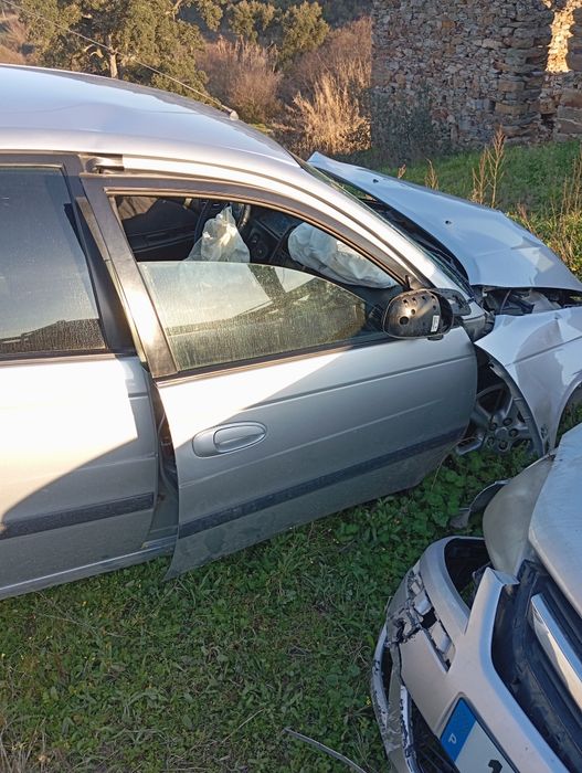 Carro Toyota Avensis 2000d4d