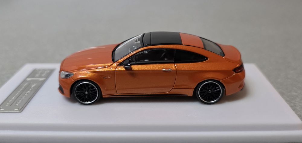 Miniatura 1:64 Mercedes Benz AMG C63 Coupe, nowa