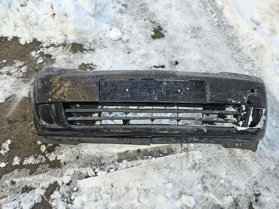 Opel Meriva przedni zderzak