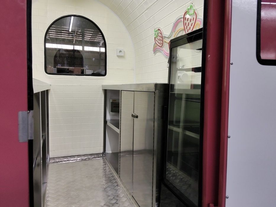 Roulote / Quiosque Street Food – Bebidas e Sobremesas - Pronta a trabalhar