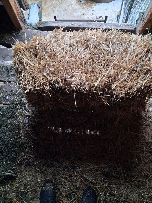 Продам солому в тюках