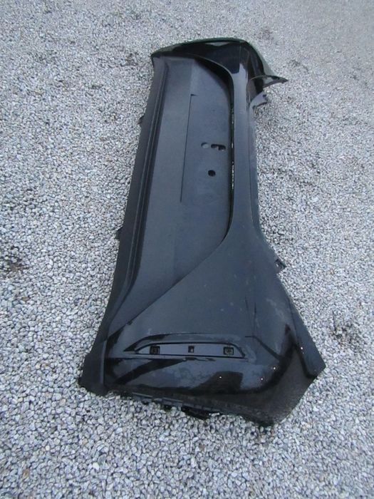 Para-choques tras Toyota Aygo AB40 ano 2024 (original)