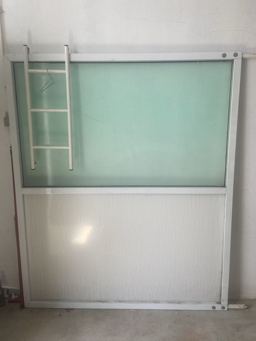 Divisoria de aluminio fixa, bom estado