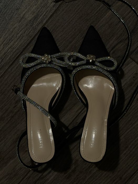 Каблуки бант черные
