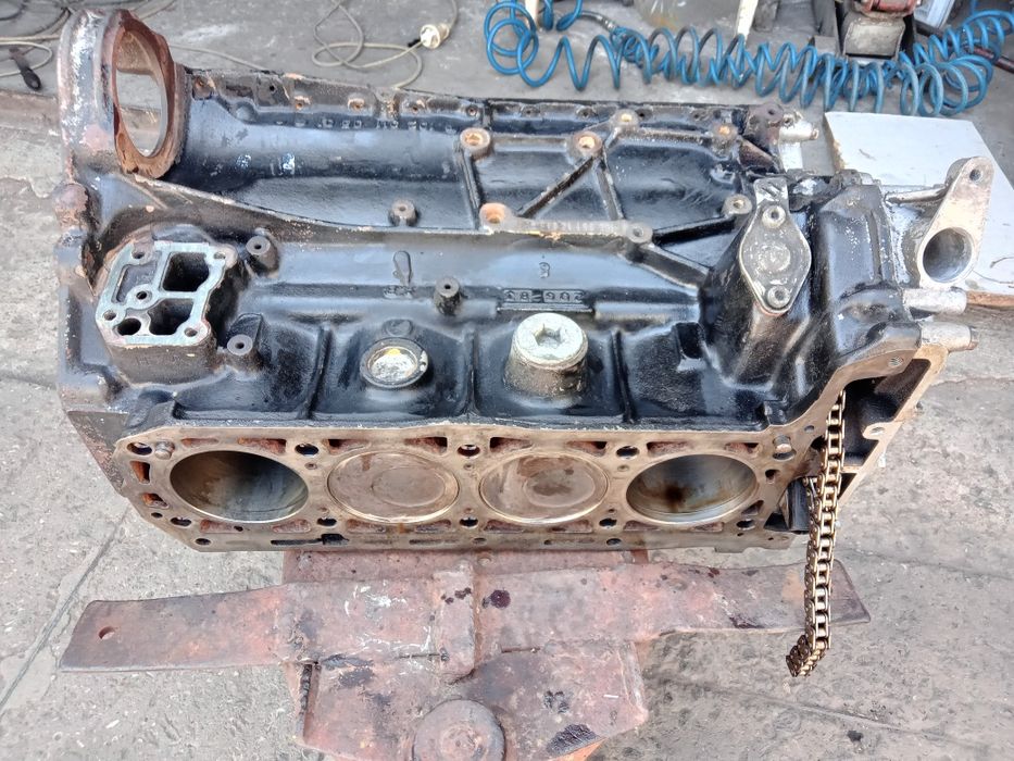Продам,блок двигателя м102