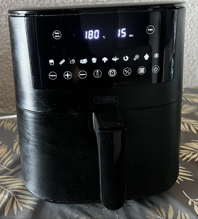 Fritadeira de Ar Digital Tower 7,2L – 50€ (Negociável)