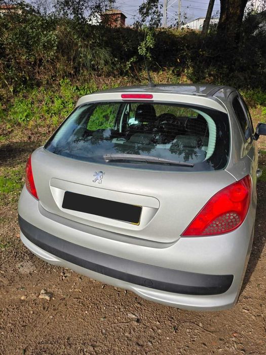 Peugeot 207 Hatchback 1.4 HDI – 68 Cv