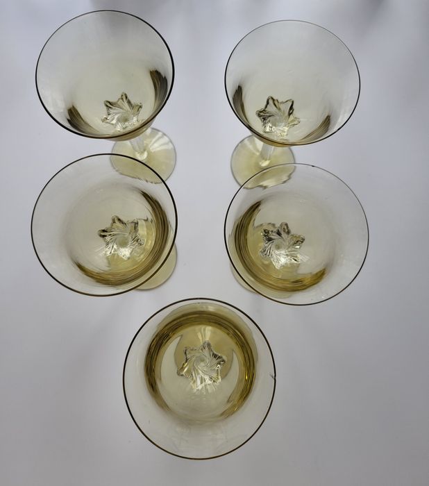 Conjunto de 5 copos imponentes da época Art Déco