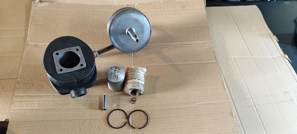 Cylinder wał wfm 125 po regeneracji tłok oryginał ZMD PRL wsk j. nowe