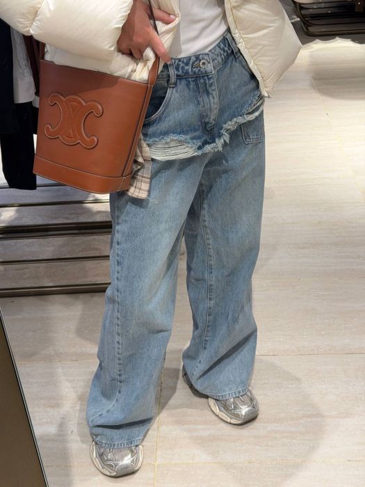 Джинси в стилі відомого бренду