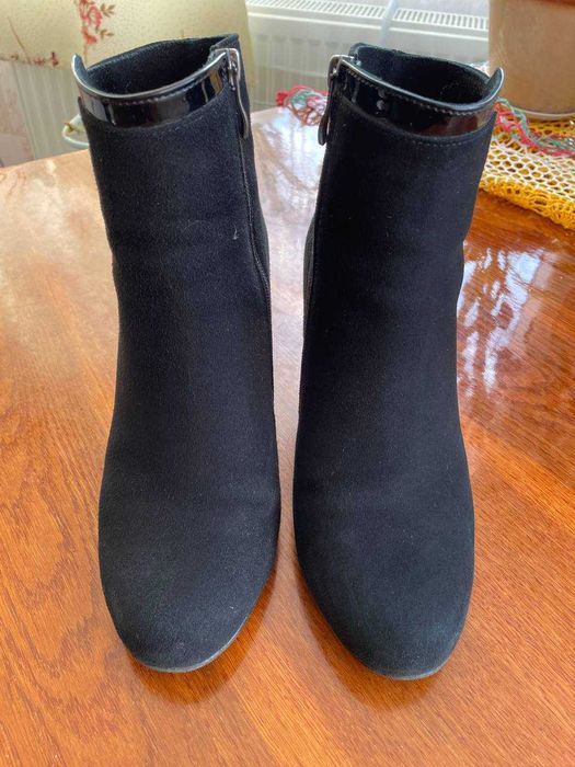 Продам ботинки весняні