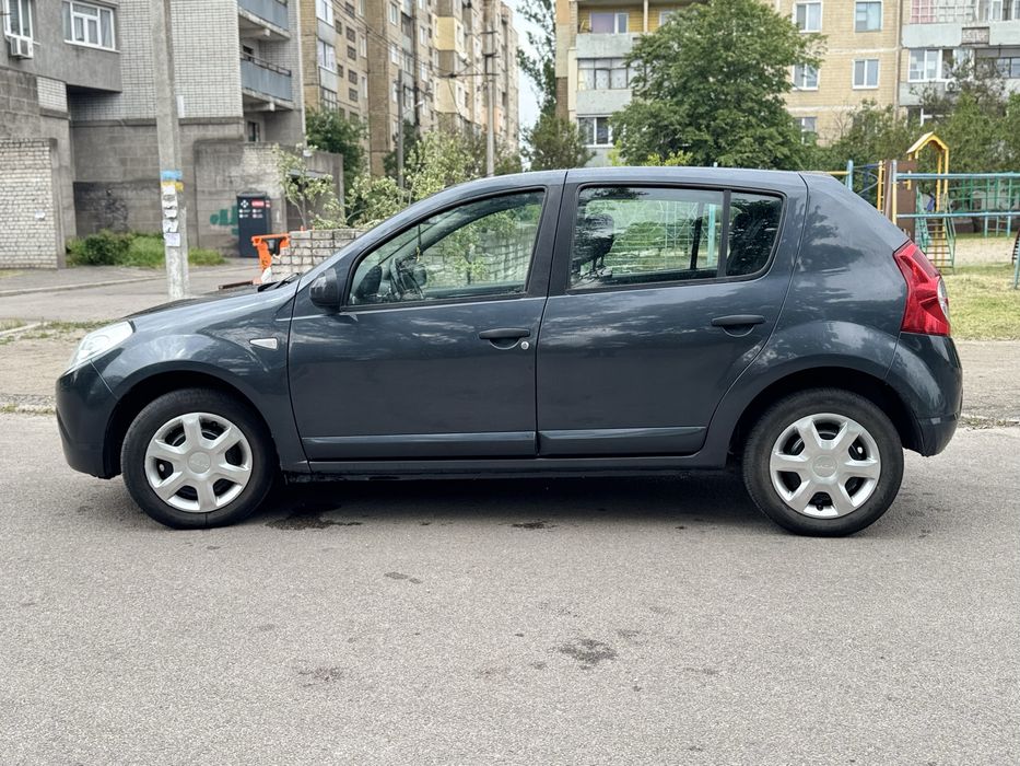 В продаже Sandero 1.6