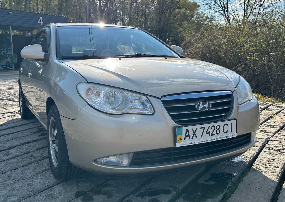Hyundai Elantra IV, Елантра, бензин/газ