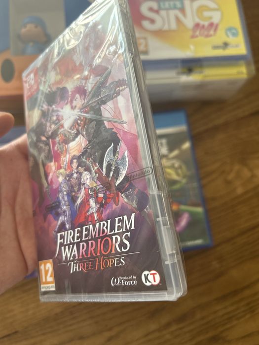 Fire emblem, smurfs, pocoyo, PS4 e Switch