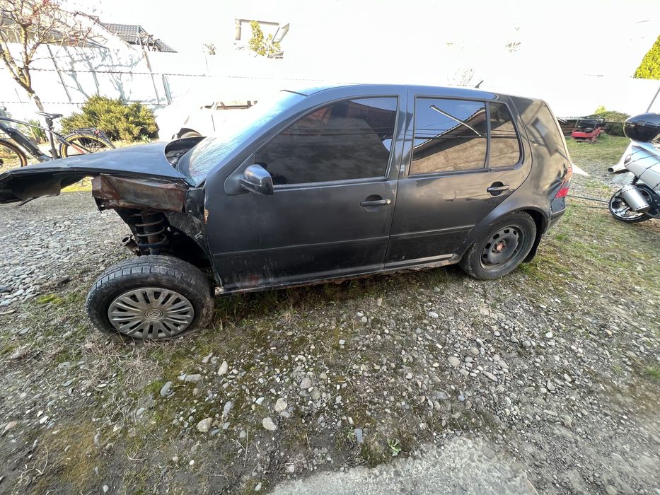Volkswagen Golf IV після дтп
