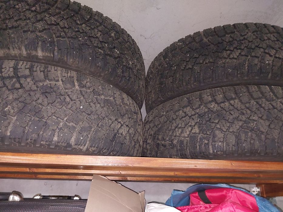 Резина  265 /75/r16  нокія