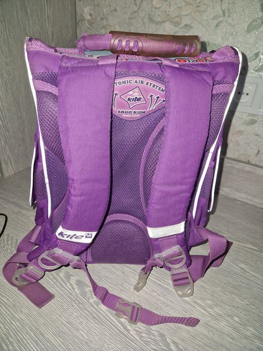 Продаю школьный рюкзак для девочки