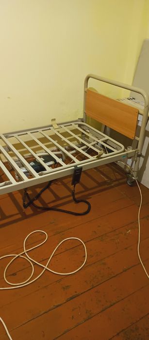 Ортопедичне багатофункціональне ліжко INVACARE EC HONG a/s