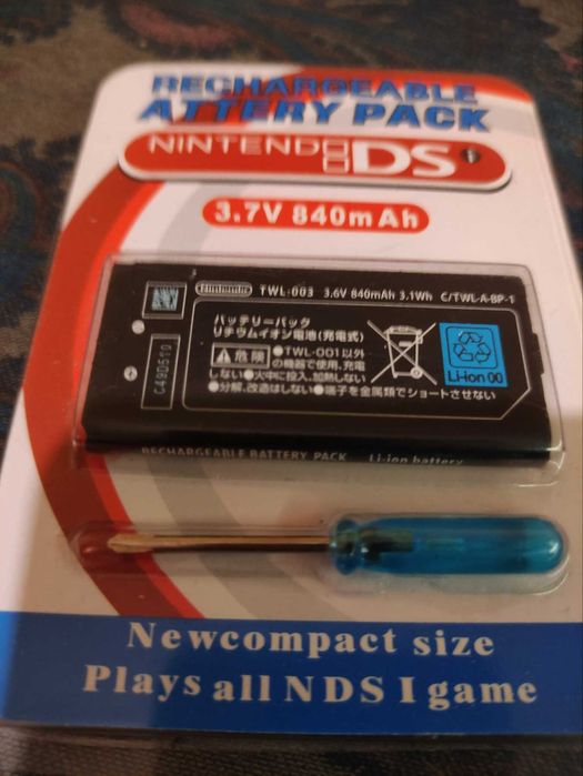 Оригінальний аккумулятор nintendo DS.