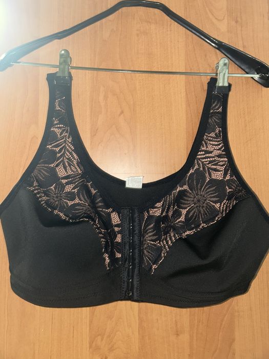 2 нових бюстгалтера