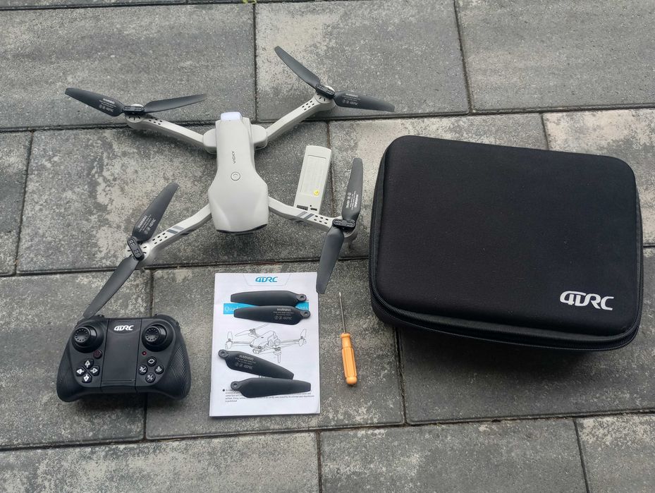 Dron 4DRC Vicky F10 + walizka + 2 akumulatory | Stan bardzo dobry