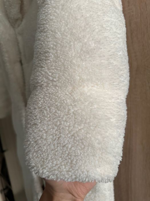 Шуба біла дорогого бренду Maniere de Voir , оригінал