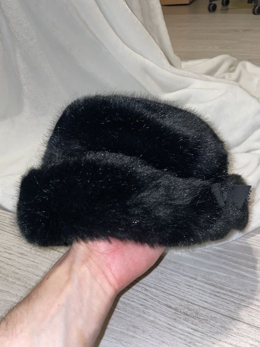 Kapelusz vintage z czarnego futra – elegancki, klasyczny