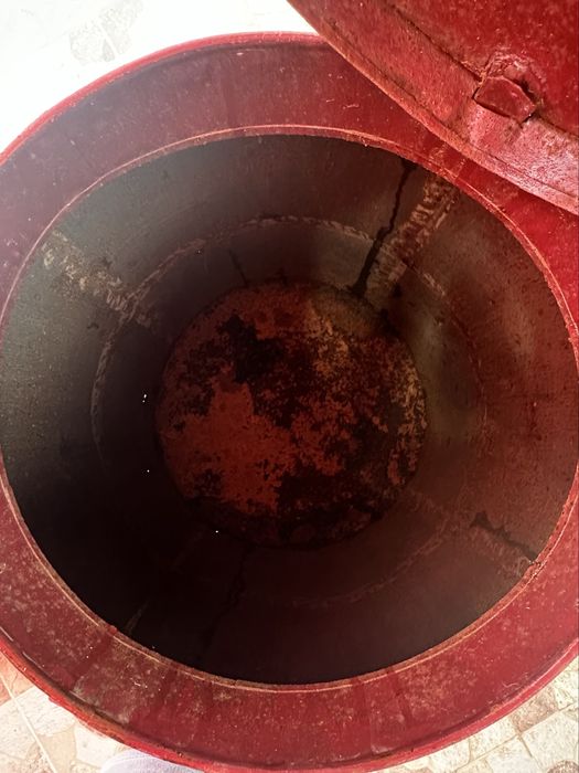 Pote de latão antigo