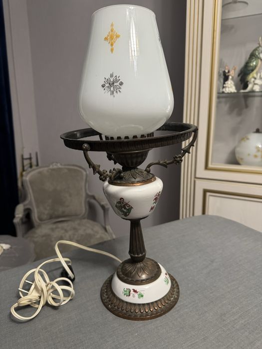 Лампа настольная