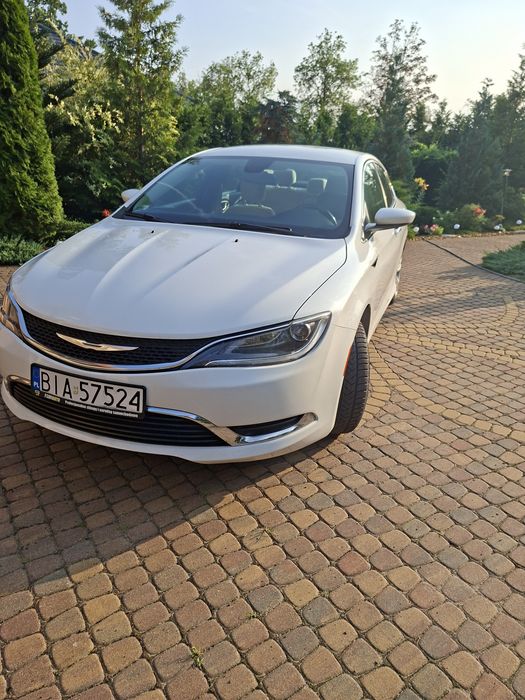 Chrysler 200