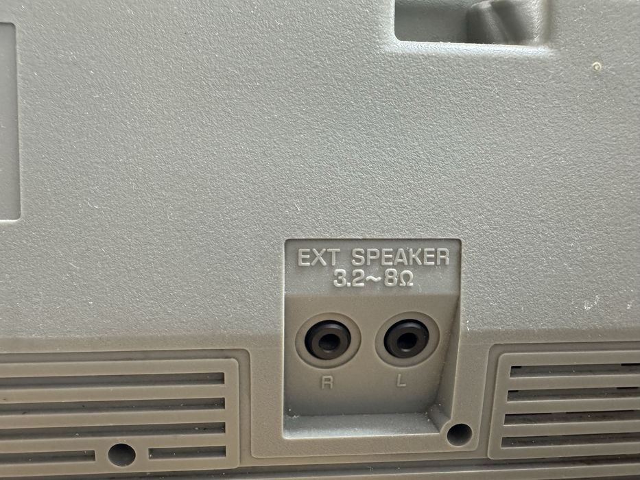 Стерео-магнітола TOSHIBA RT-200S