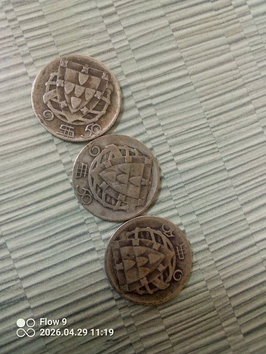 Lotes de 3 moedas em prata 650 de 5 escudos anos 30 e 40