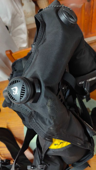 Colete Cressi S300 + Mosquetão + Boia Patamar + Fio + apito
