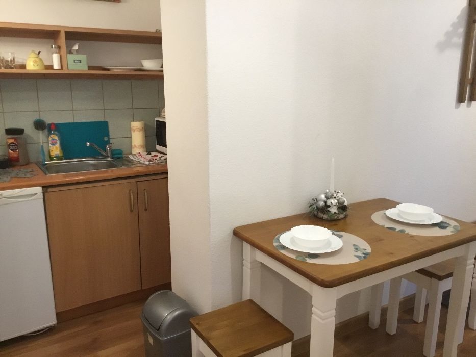 Samodzielne mieszkanie 2-pokojowe pod Wawelem na krótki termin.45m.