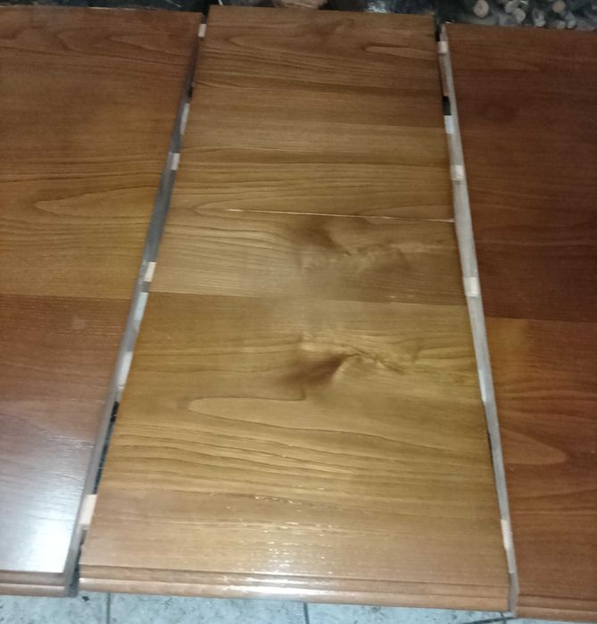 Conjunto mesa e cadeiras