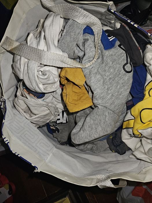 Saco de roupa de criança urgente 7 euros