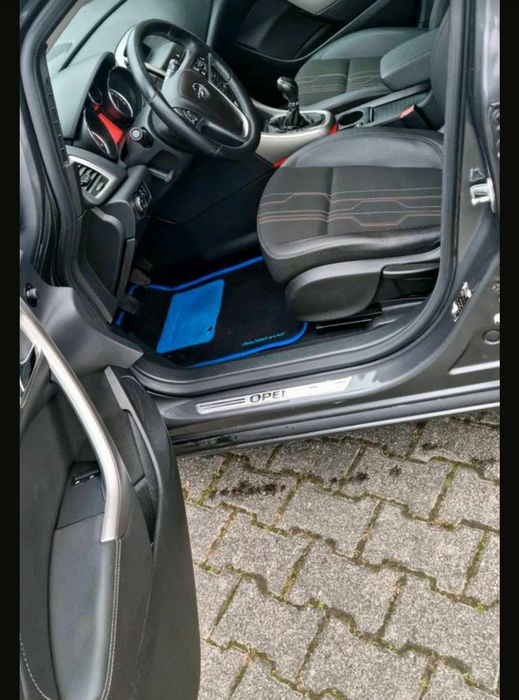 Opel ASTRA SPORTS TOURER 1.7 Diesel 2012 ROK!!!